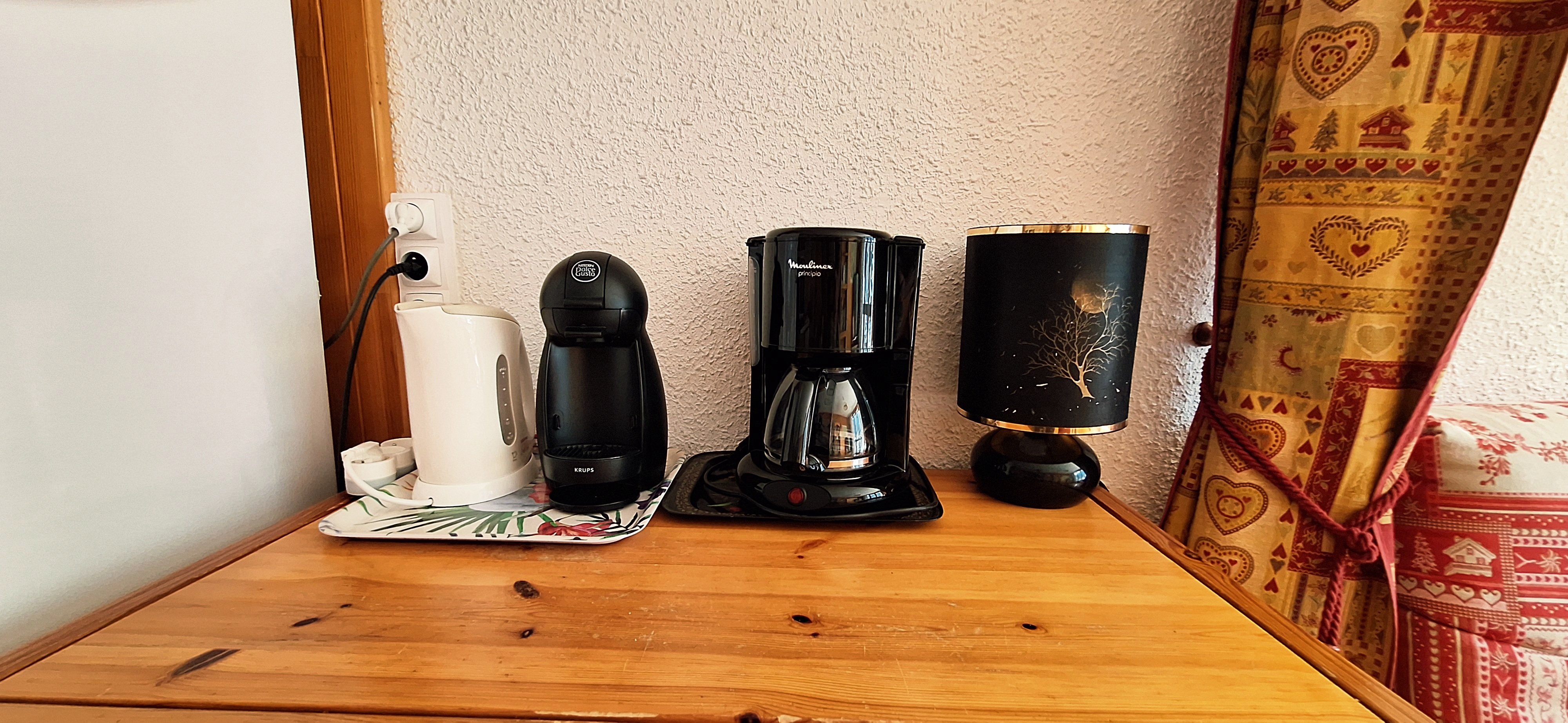 Cafetière dolce gusto , cafetiere filtre traditionnel et bouillotte