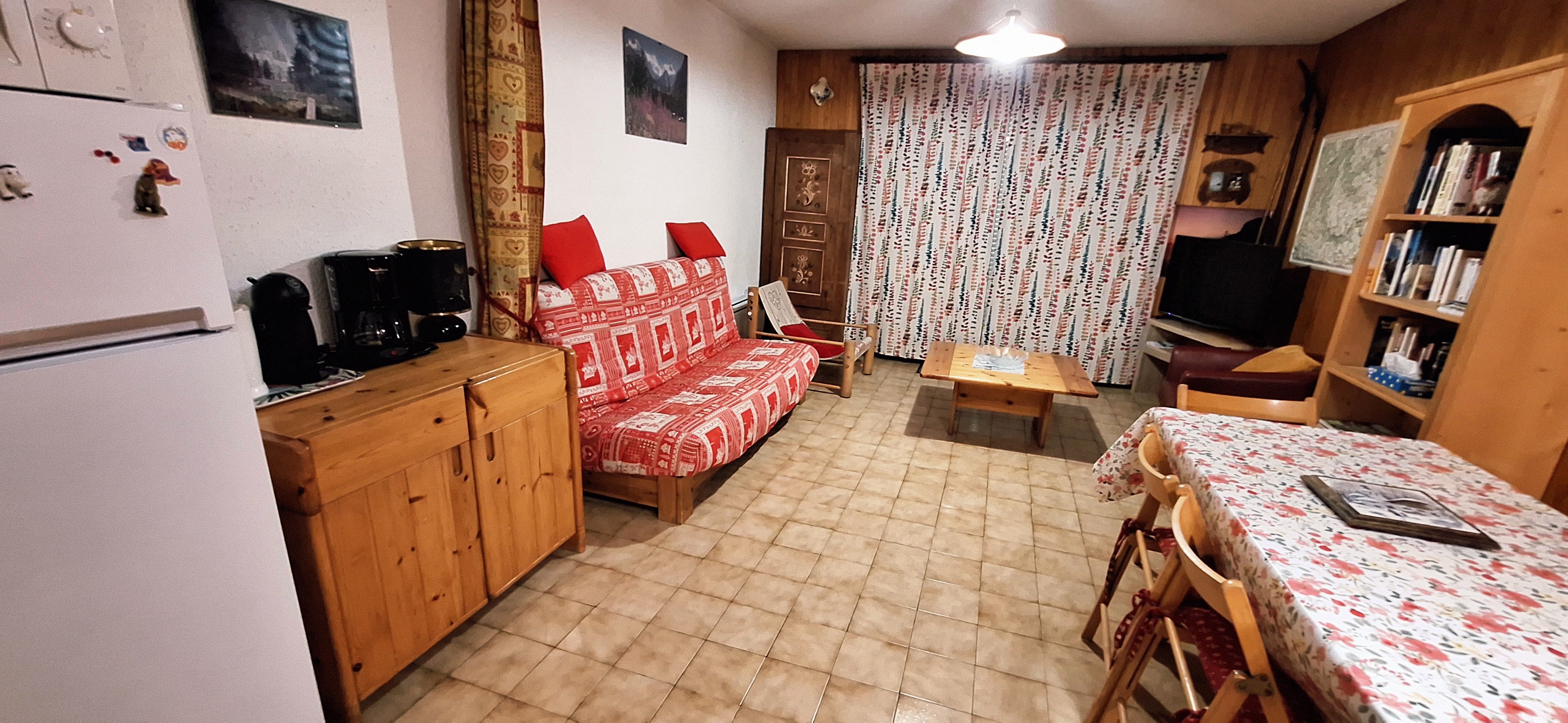 Vue d'ensemble pièce a vivre.