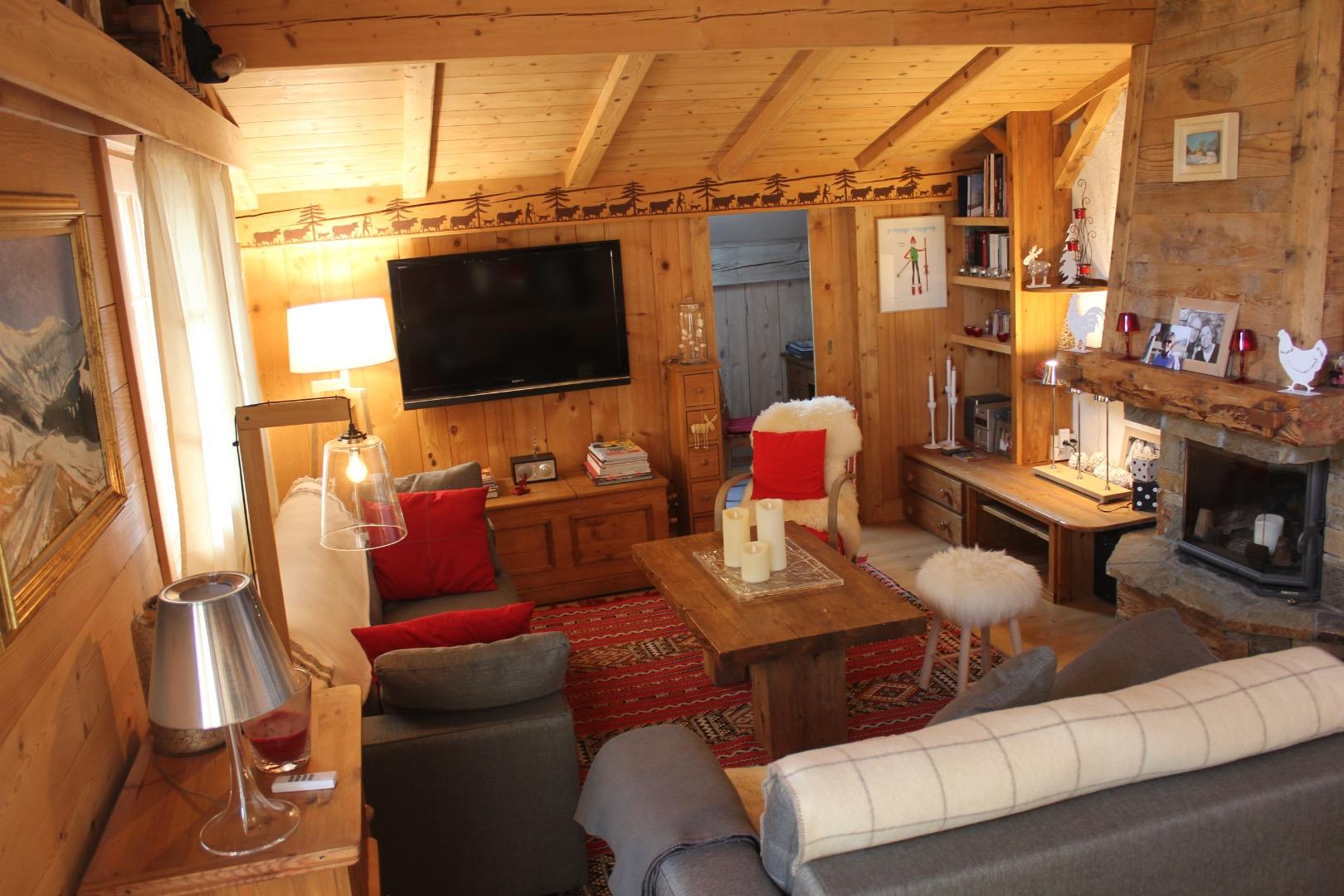 Ecran play Sony, insert, ambiance chalet de montagne.