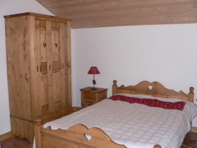 Chambre n° 1 avec 1 lit double. Balcon sud.