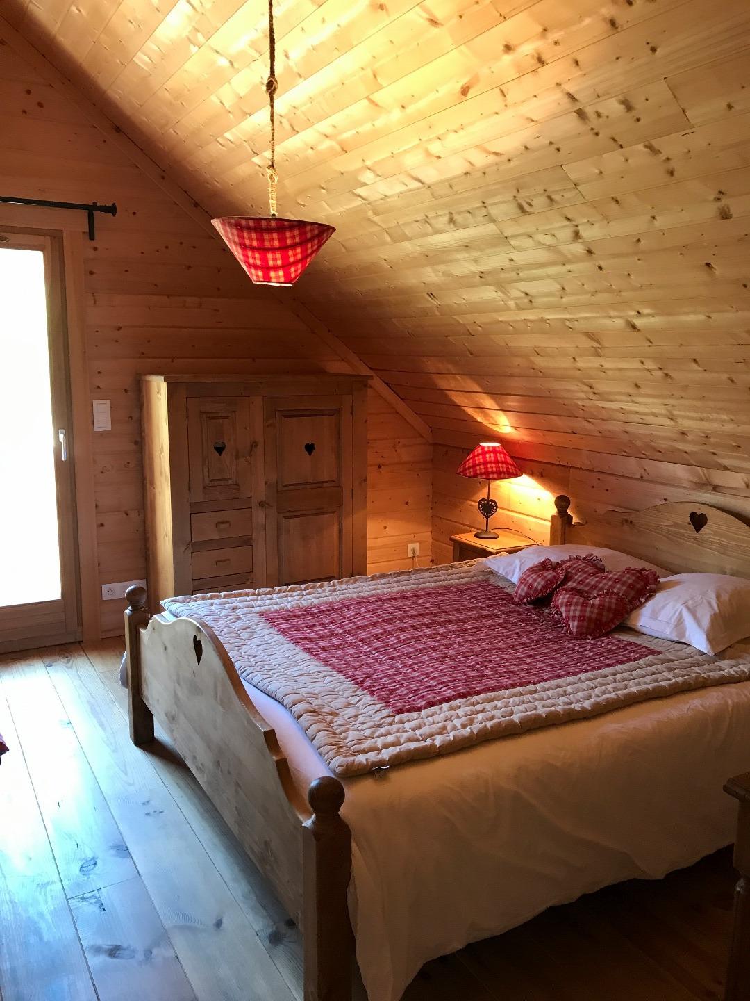 La chambre avec son balcon