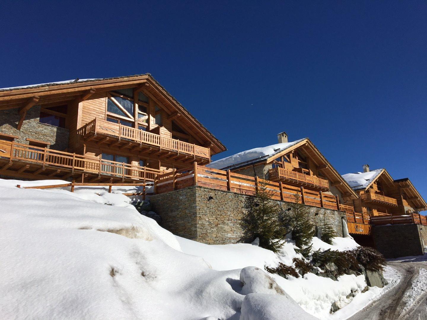 Vue principale des 3 chalets Skidor 
