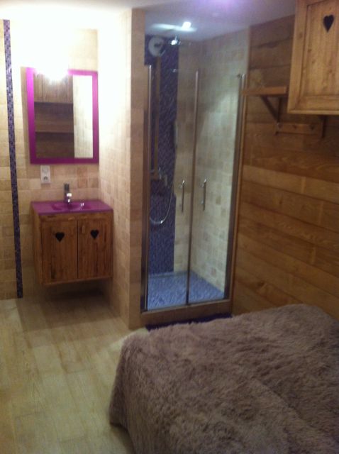 chambre 3 avec sa salle d'eau