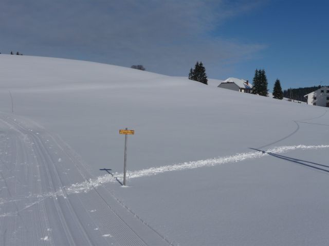 Nombreuses pistes de ski nordiques et pistes de raquettes.