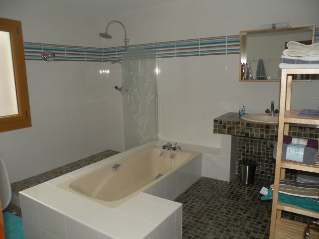 Grande salle de bain.rn