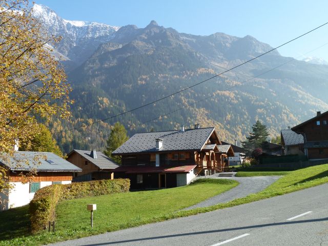 Vue sur l'ensemble de la ferme depuis la route