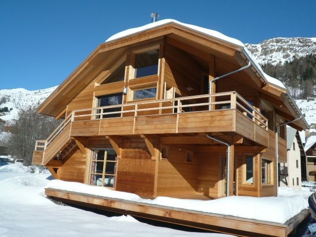 Splendide chalet lumiere au coeur du village de Monetier les Bains, 10 minutes à pied des pistes