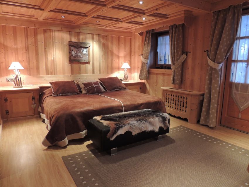 chambre en rez de jardin 2 personnes  salle de bain privée ,sortie direct sur jardin