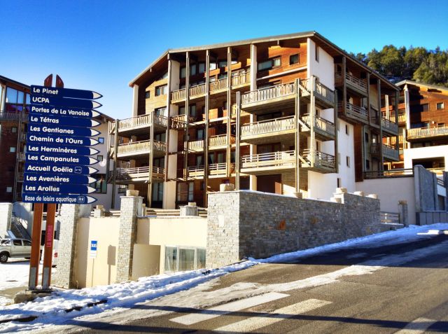 Logement situé  au 1er étage, à droite 