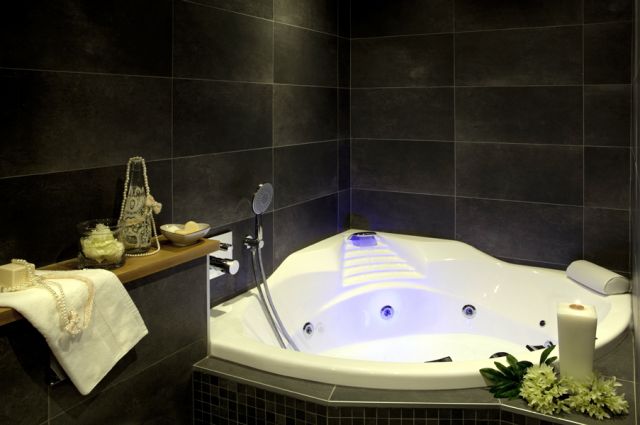 Baignoire balnéo