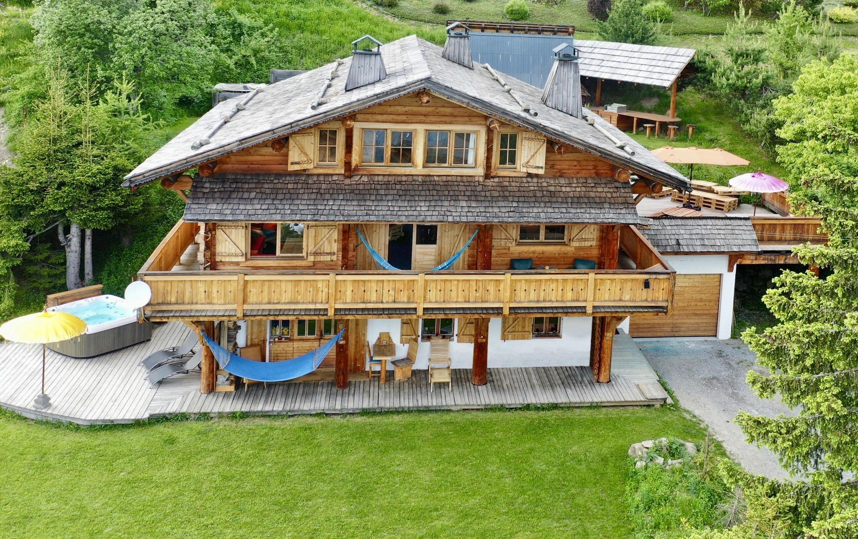 Bienvenue au chalet bioclimatique Kookaboora 4* 300m2 - Jacuzzi - Wifi - Magnifique panorama ! Parking privé 6 places