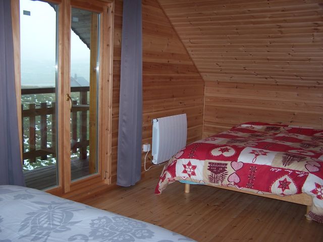 Chambre 3  "étage"     2 lits doubles 140