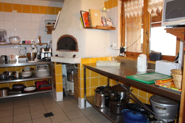 Cuisine pro avec four à pain/pizza à bois