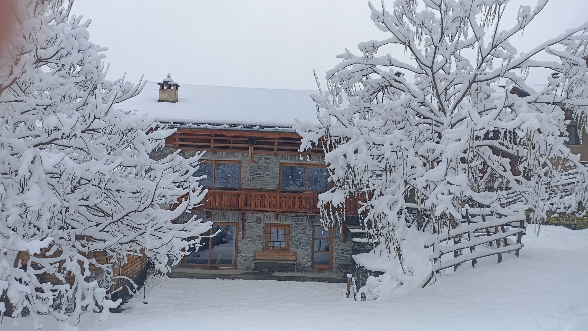 Chalet Sterwen façade sud sous la neige
