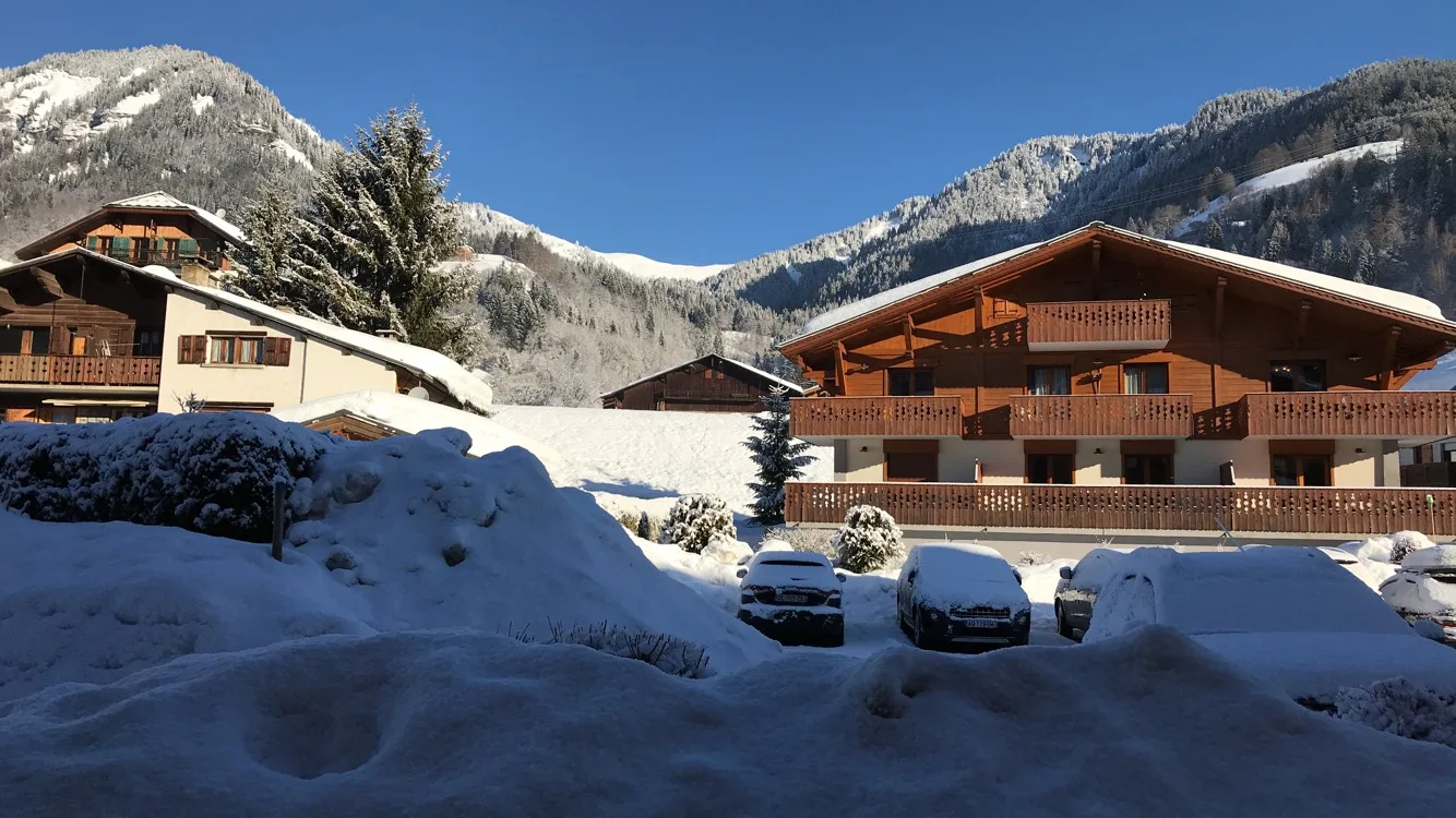 Paysage vu du balcon donnant sur le parking