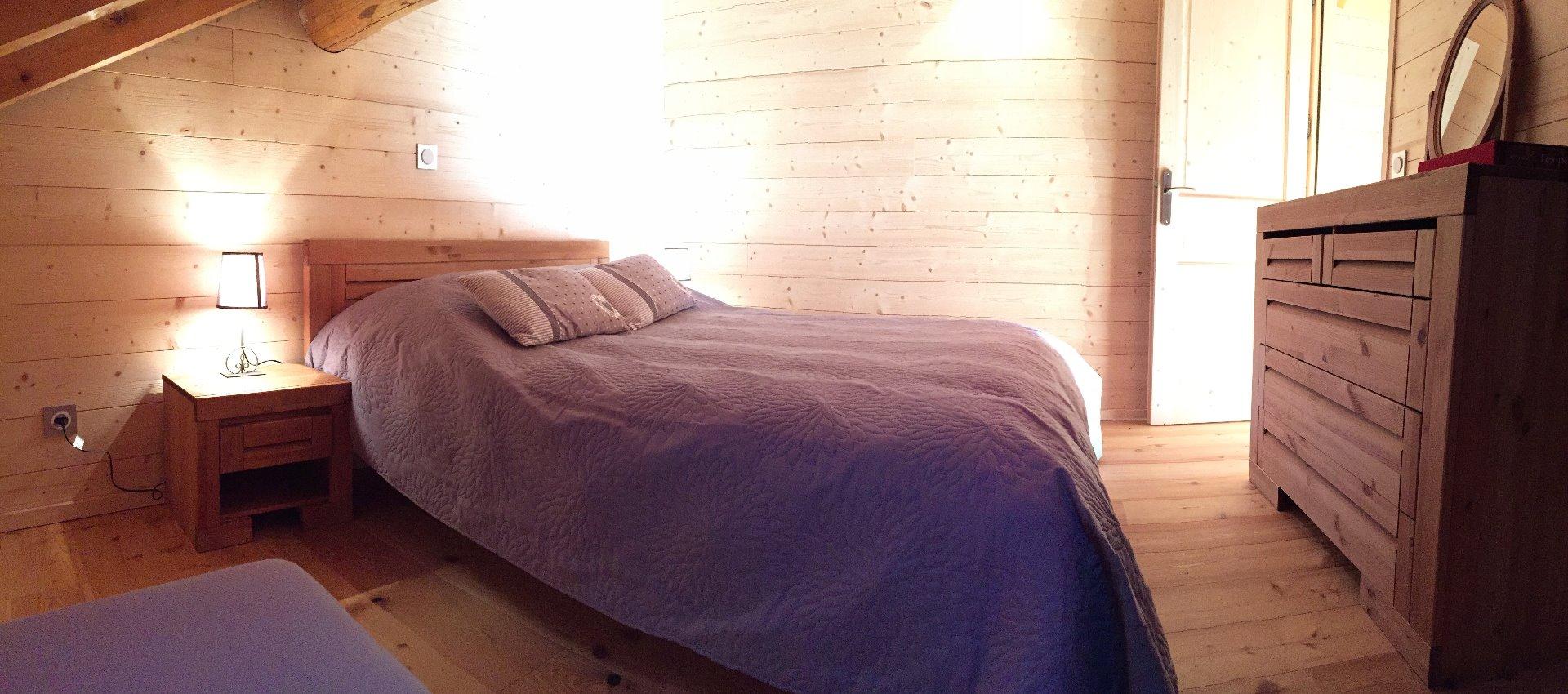 Chambre double 2 à l'étage