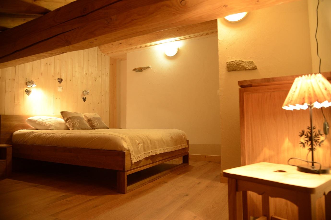 Chambre niveau 2
1 lit de 160, 1 lit bébé et 1 lit d'appoint