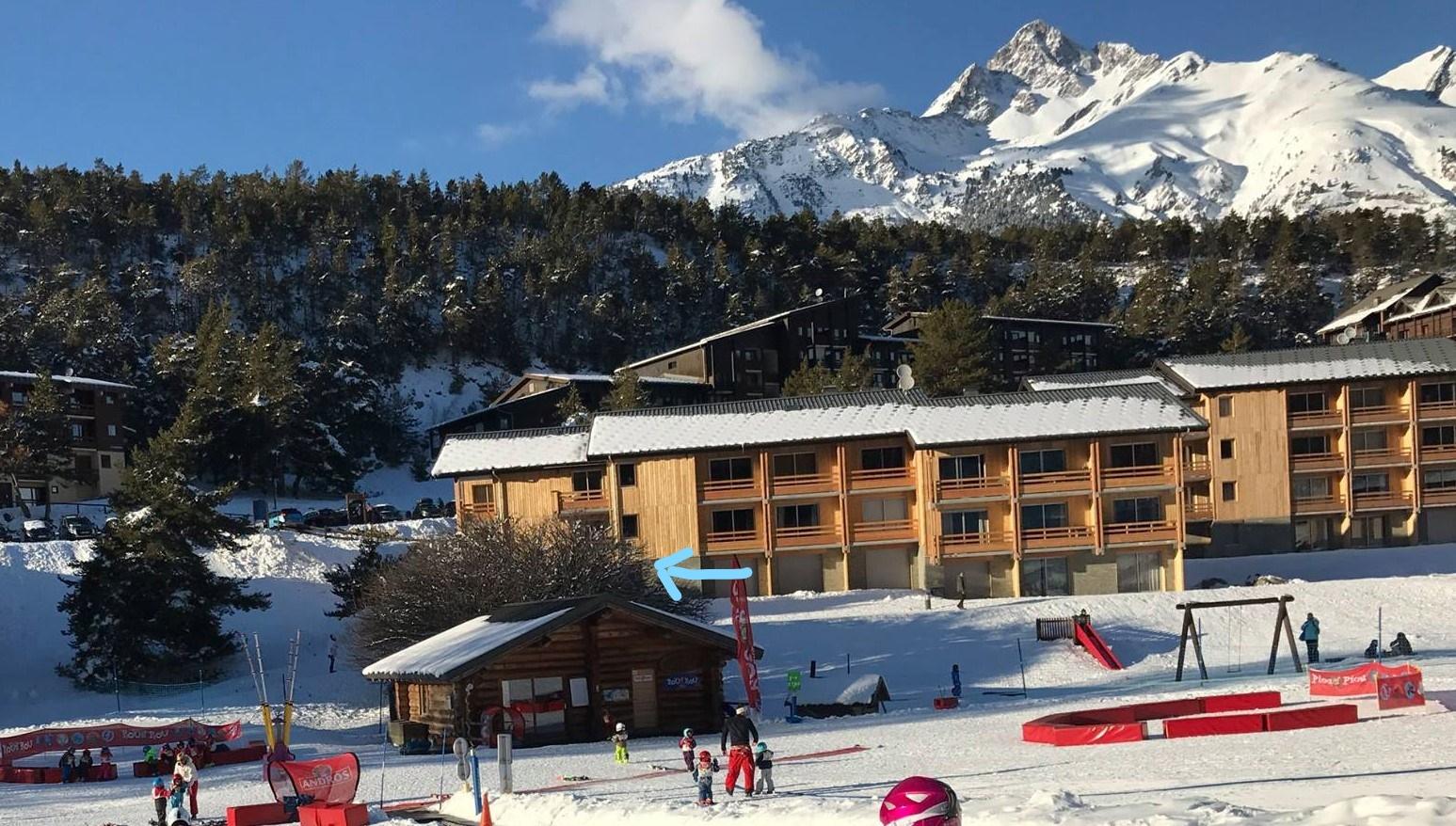 Appartement au RDC, face au front de neige et Jardins des neiges (ESF)