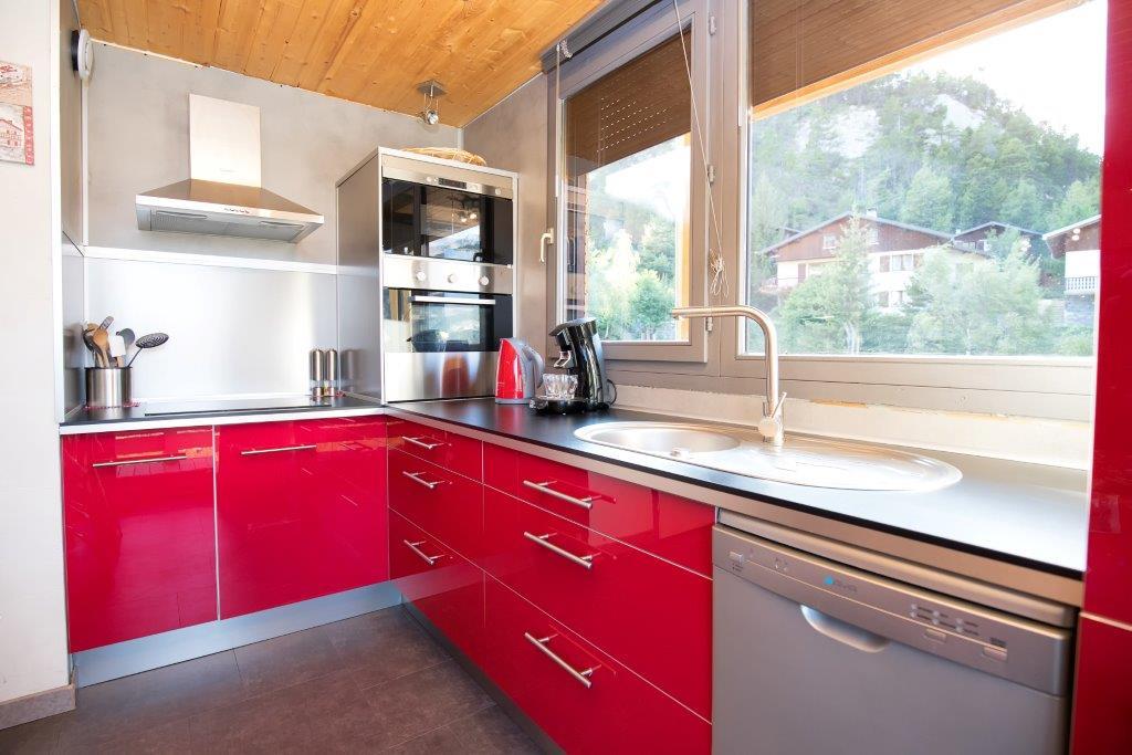 Cuisine toute équipée.