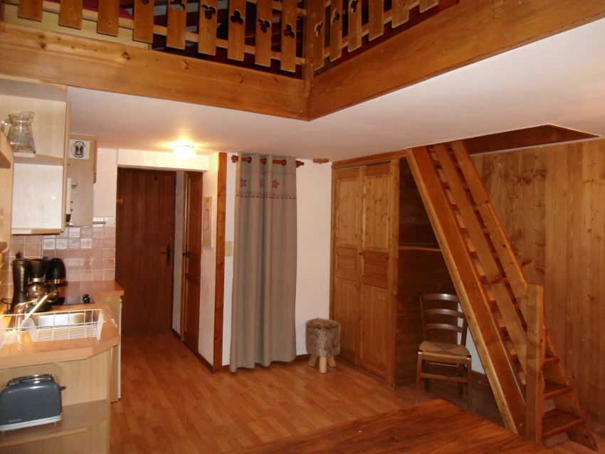 PIECE PRINCIPALE APPARTEMENT "LES ARAVIS"