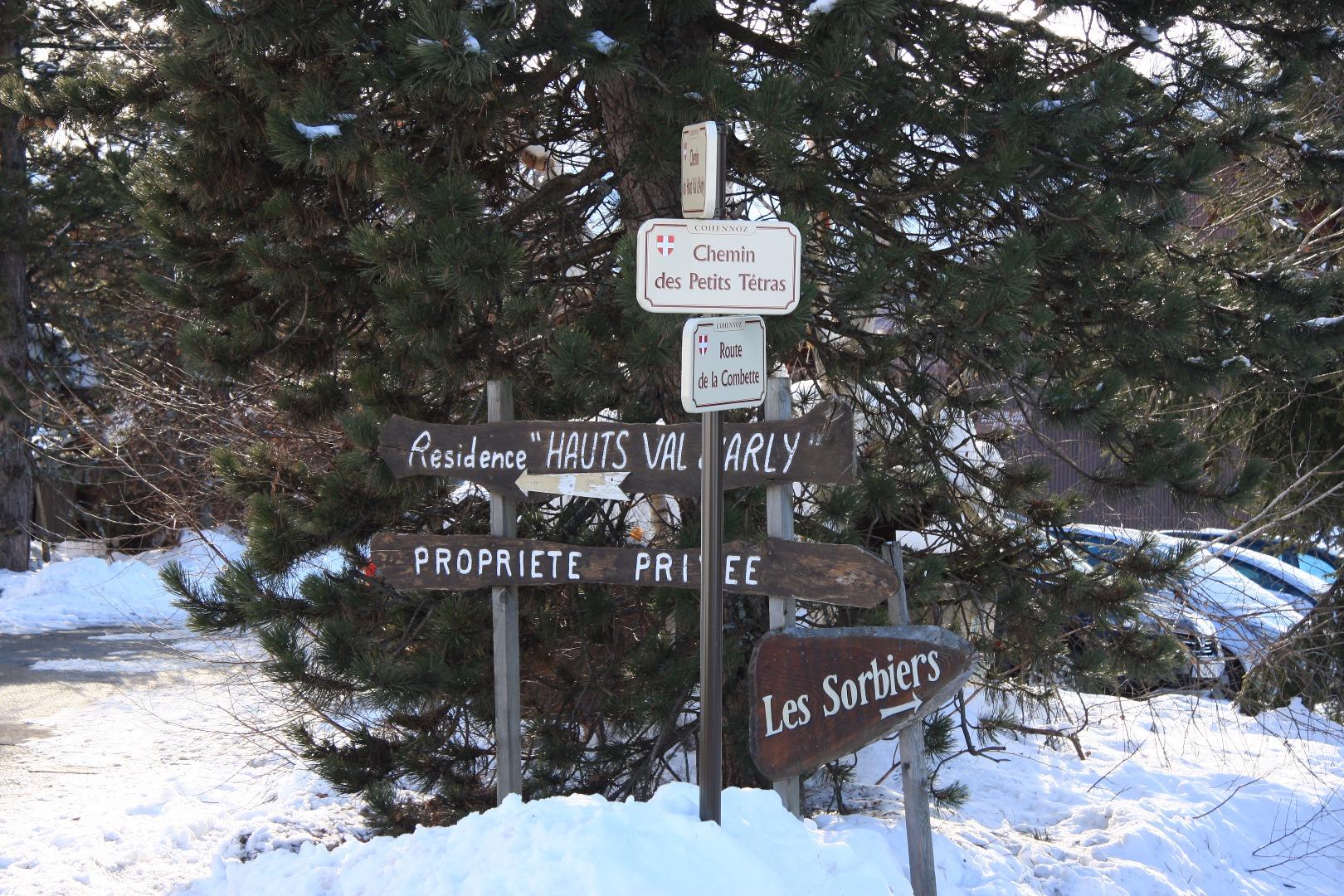 L'arrivée sur le parking de la résidence