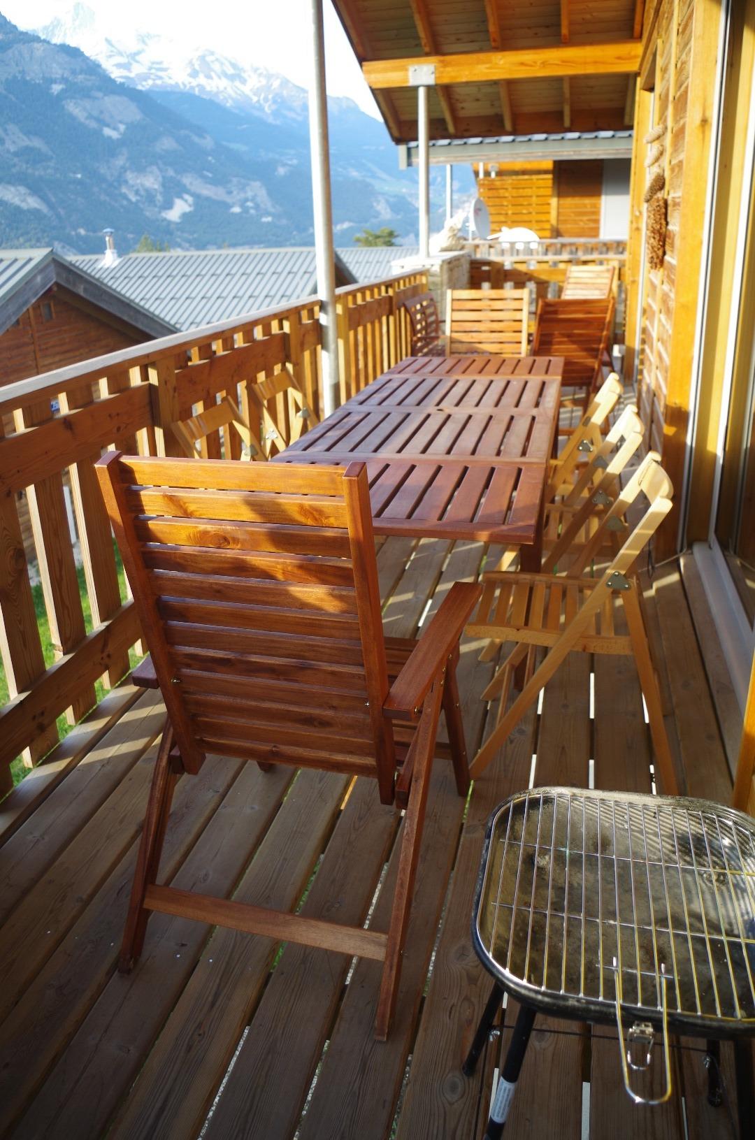 Mobilier extérieur, barbecue...