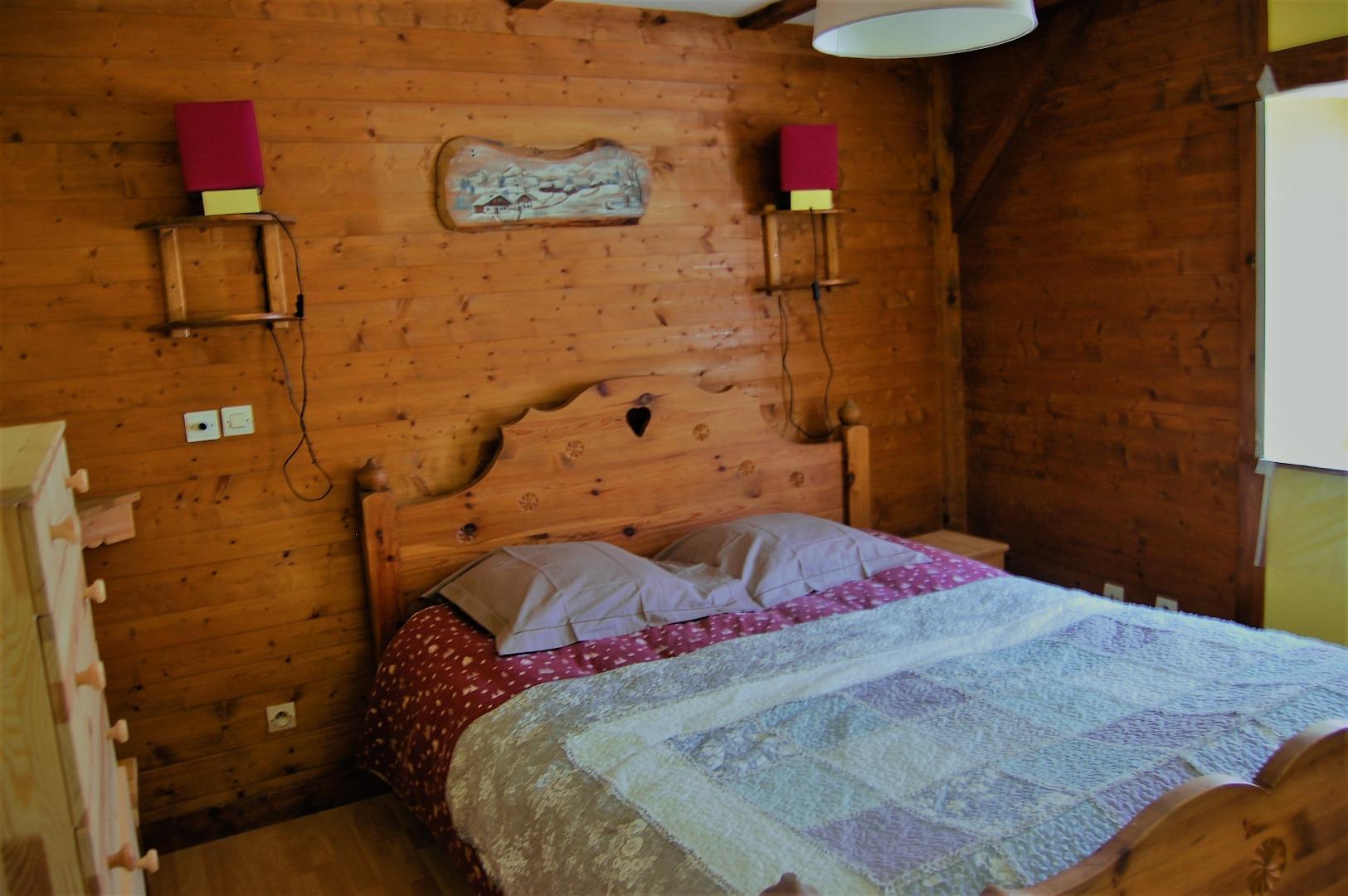 Chambre 1 : lit double