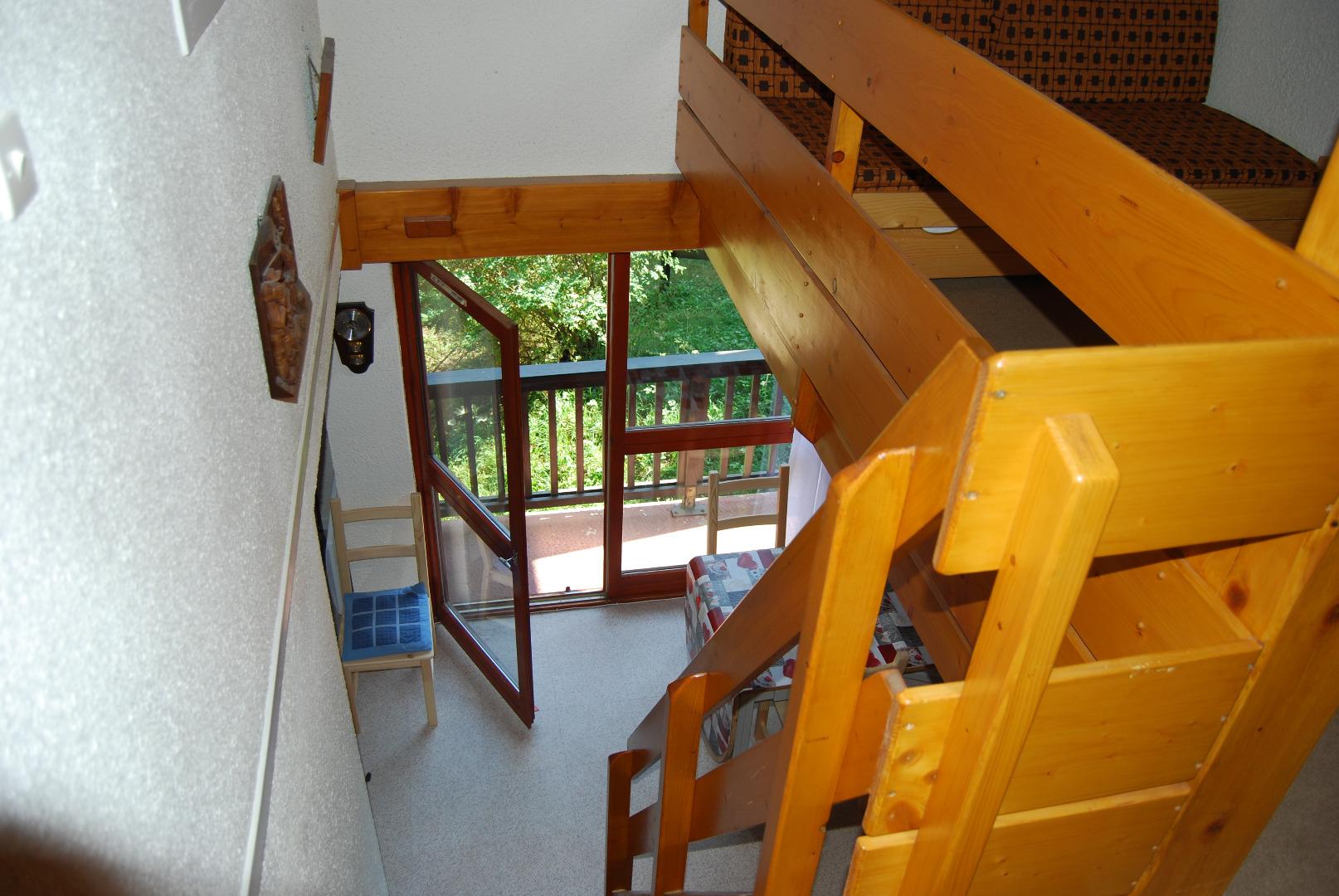 Vue du haut de l'escalier