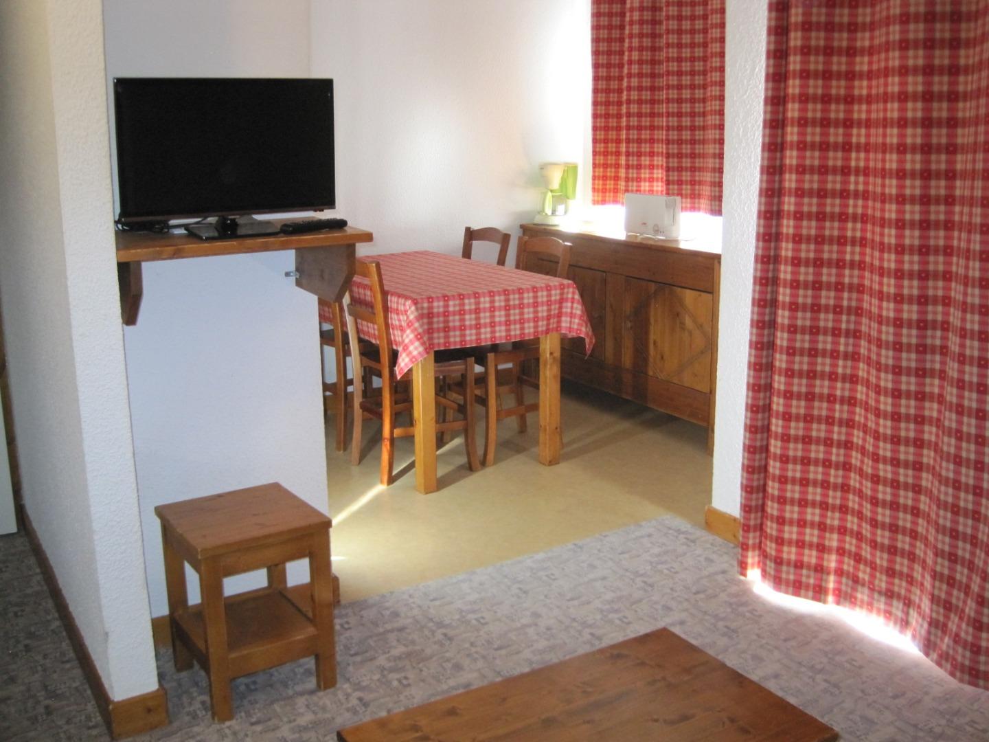 vue sur la cuisine depuis le living room