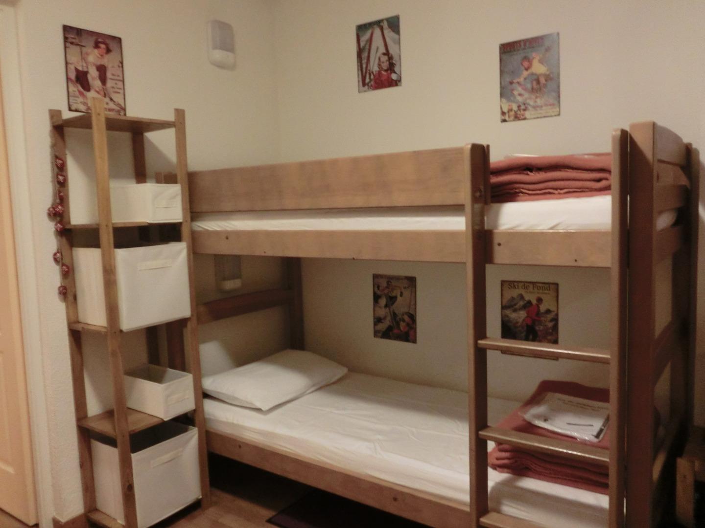 La chambre "coin montagne" et sa déco montagne... indépendante de la pièce à vivre