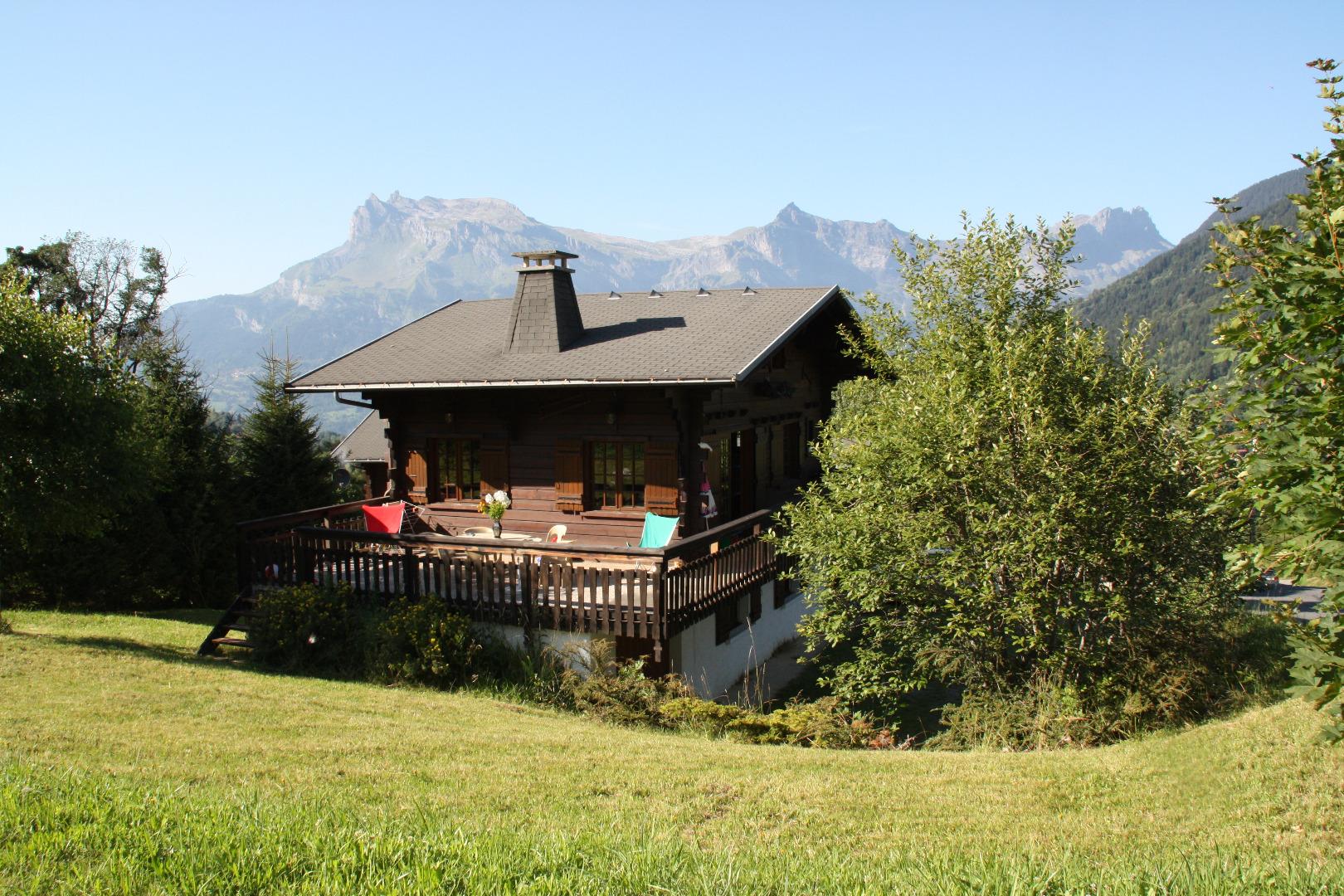 La terrasse du chalet l'été