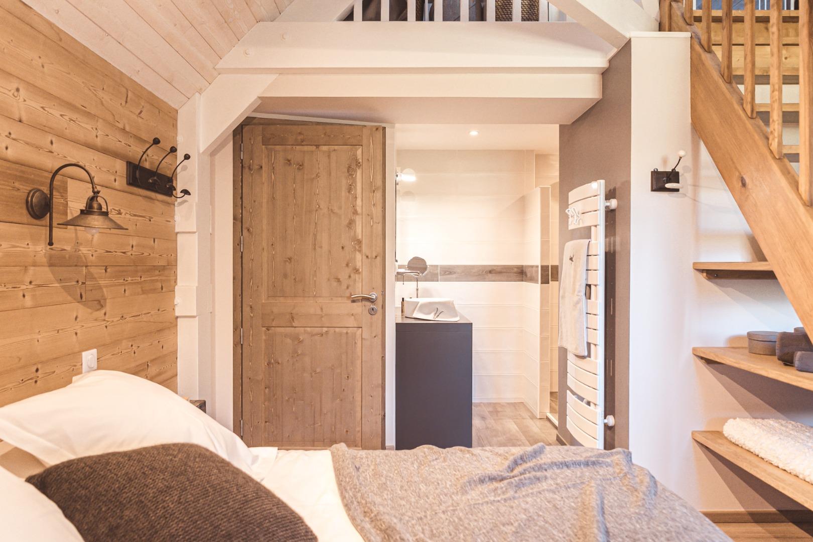Chambre 1 avec sa salle d'eau