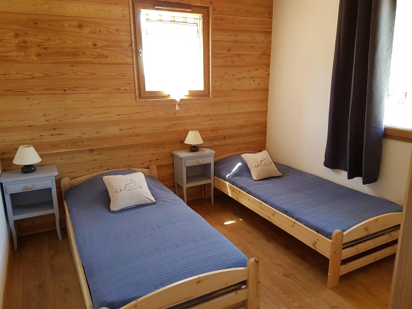 Chambre avec 2 lits simples dont 1 gigogne