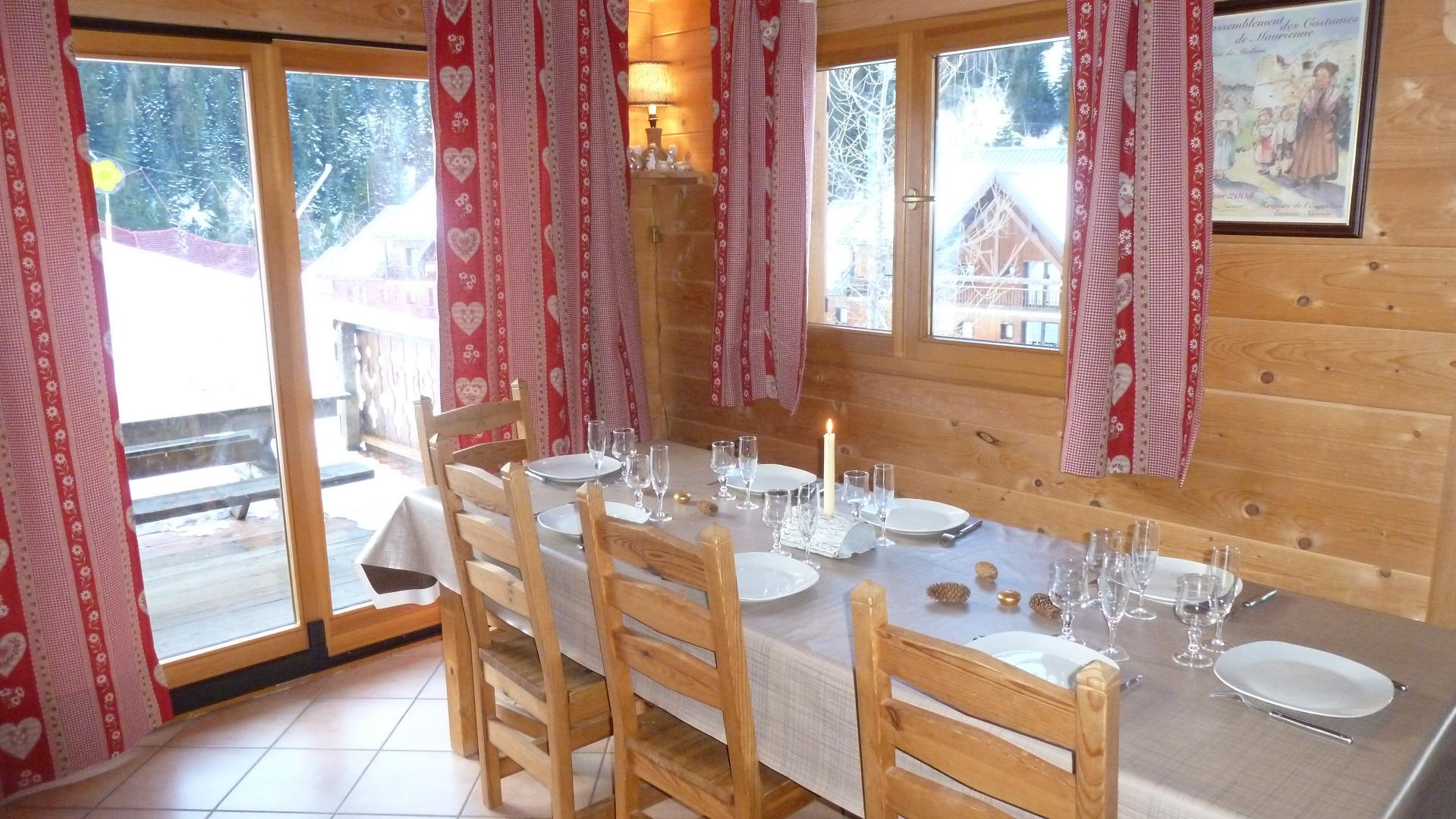 Salle à manger ( 12 couverts)