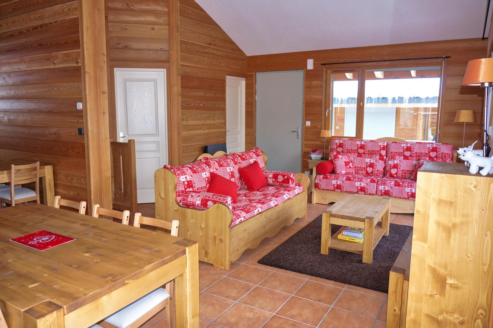 Grand salon/salle à manger, spacieux et lumineux avec balcon