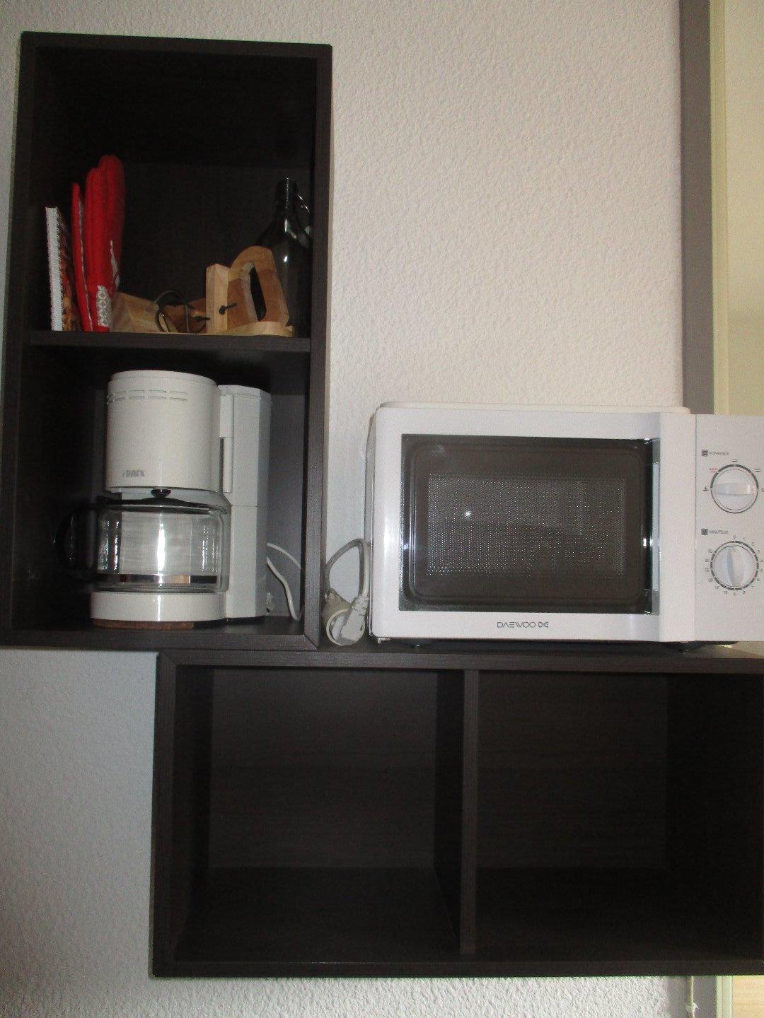 Etagères murales
micro onde
cafetière