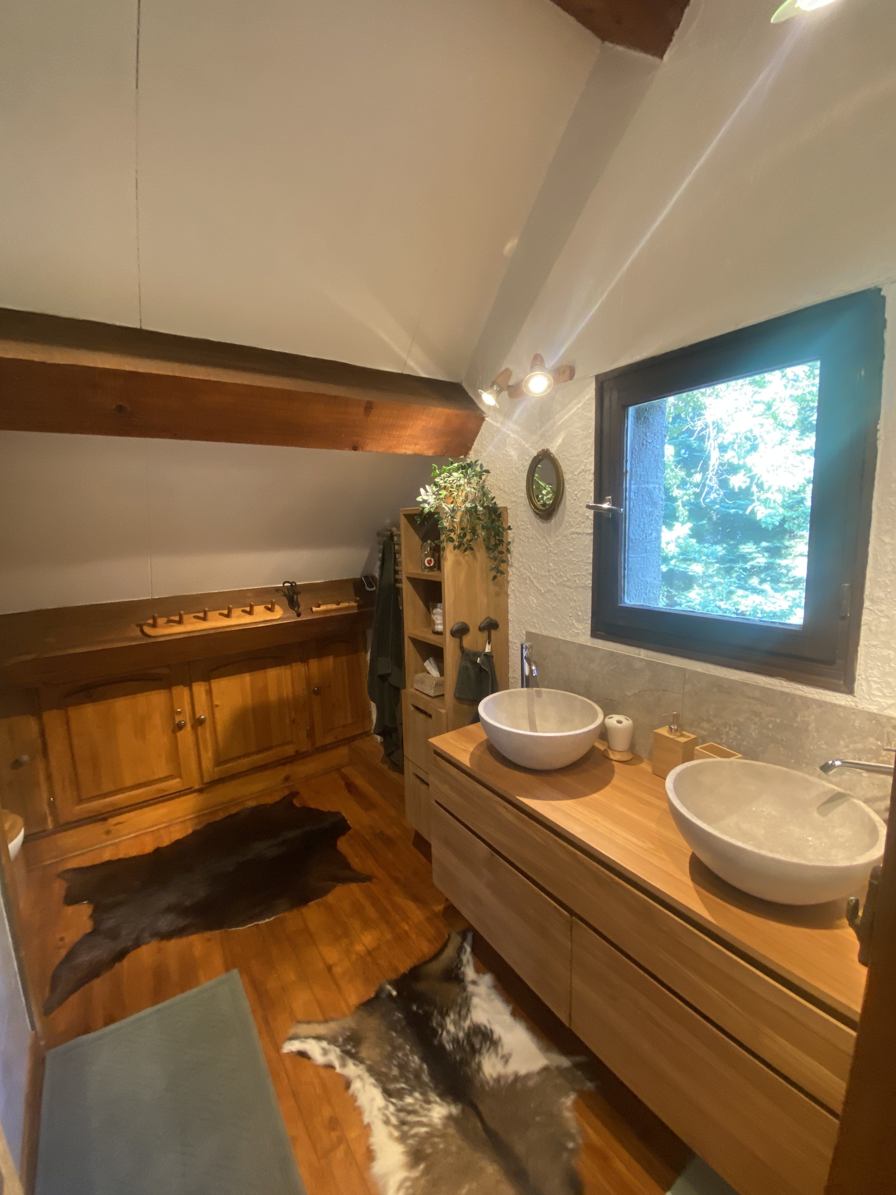 SALLE DE BAIN 1er ETAGE (entièrement rénovée été 2025)