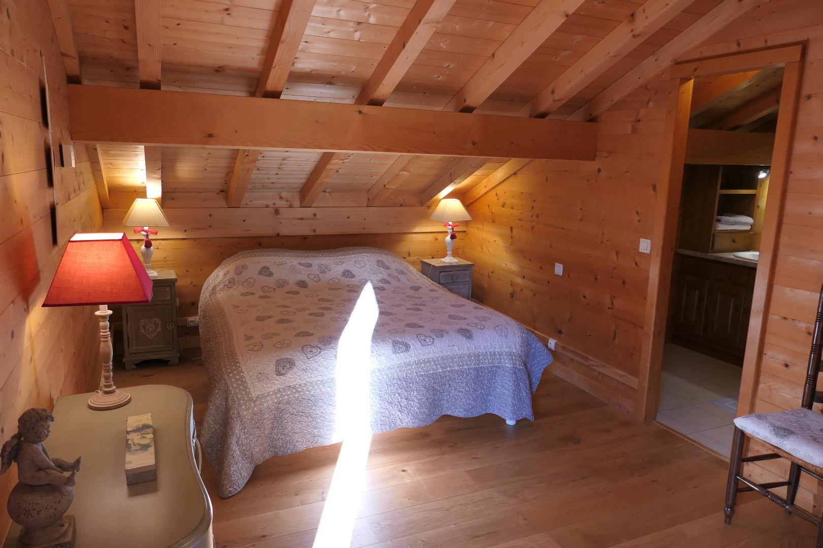 Chambre parentale avec sa douche privative