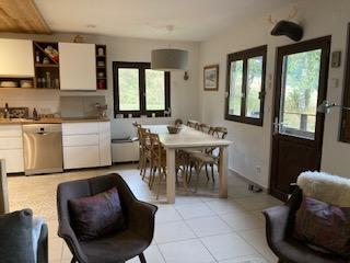 vue de la pièce principale côté salle à manger