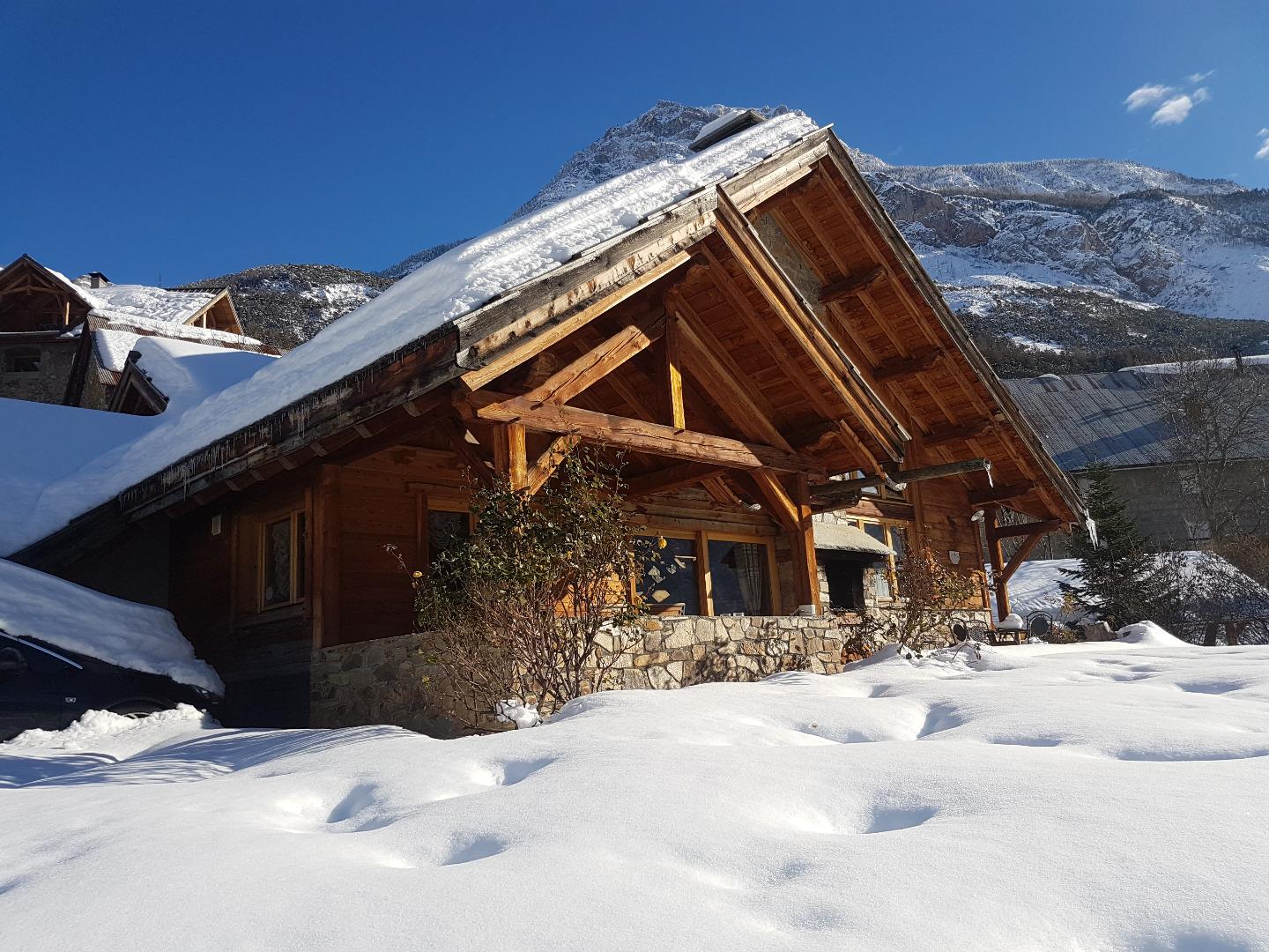 Chalet hivernale vue côté jardin