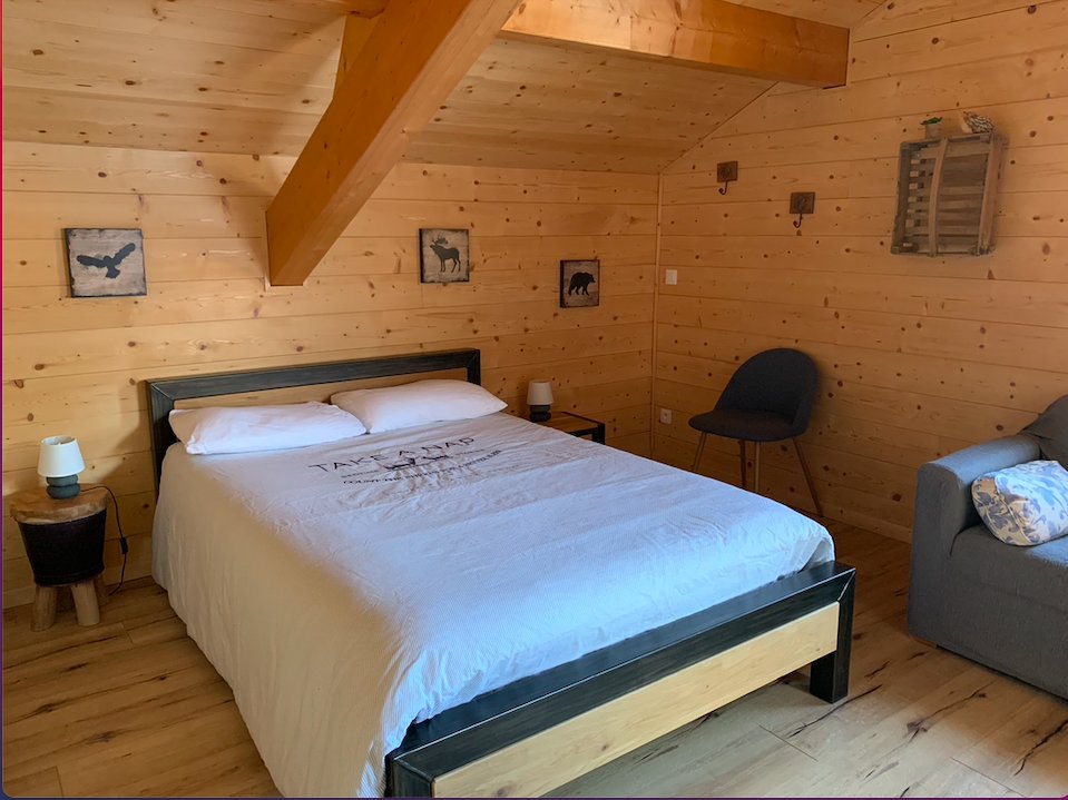 Chambre double à l'étage