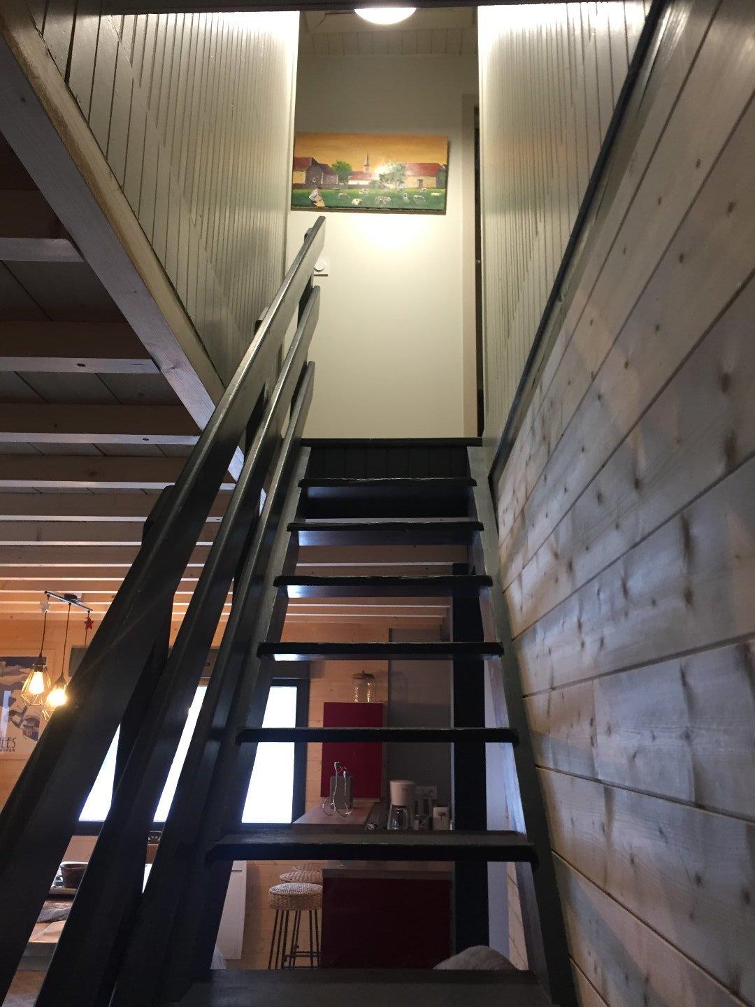Escalier accès à l'étage