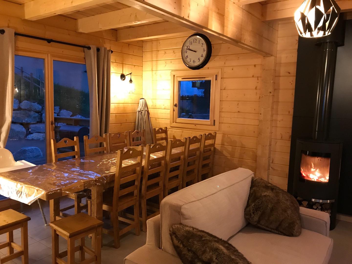 Le hameau des cimes 8. Chalet 14 personnes-Pieds des pistes (150m)-Spa en option-La Joue du Loup-Confort et nature-Ambiance chaleureuse.