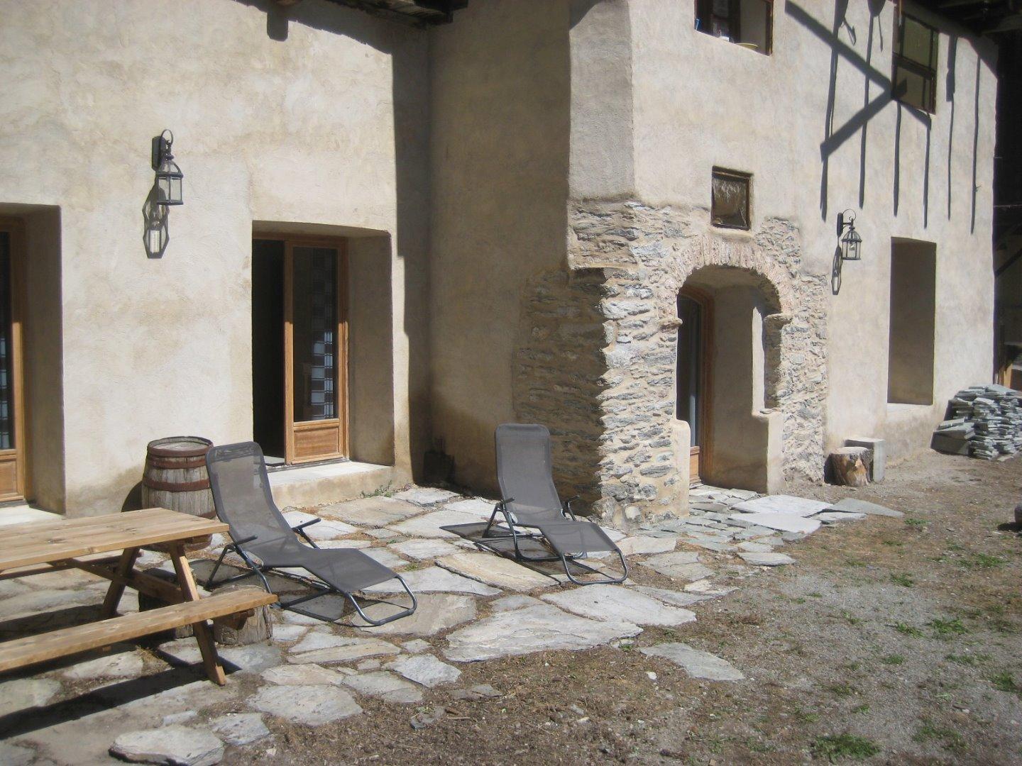 Terrasse devant la maison