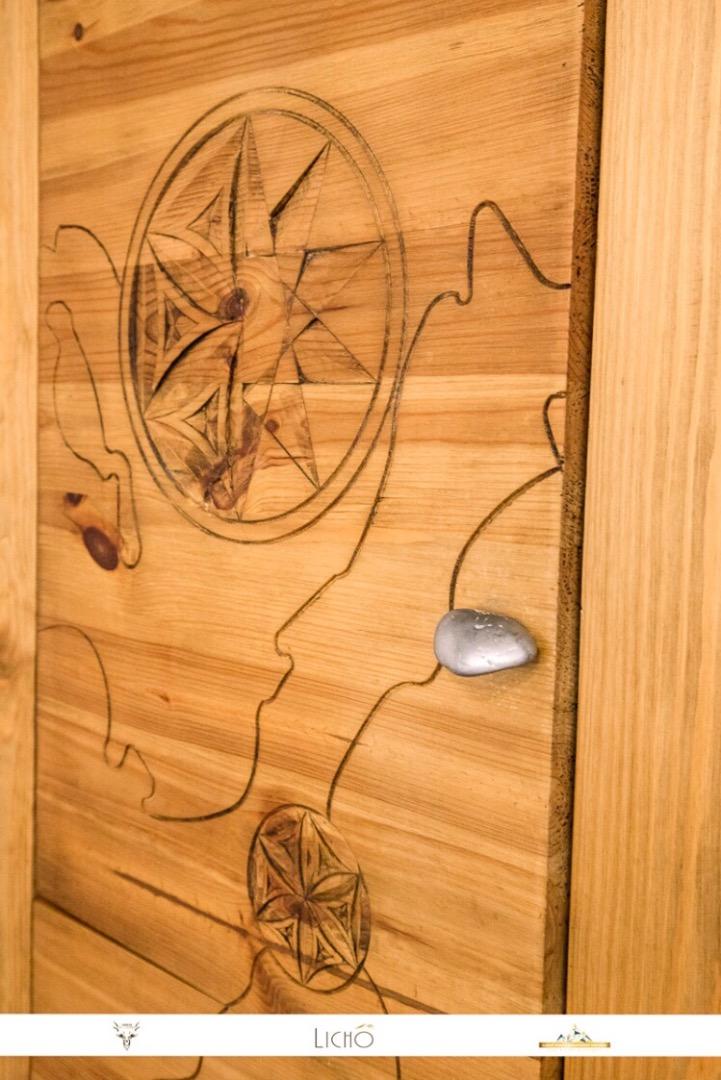 du mobilier savoyard
photos : ©️Lichô et ©️Yannick Bellissand