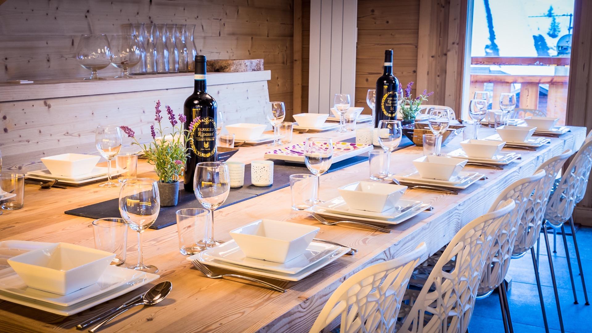 Grande table pour 16 personnes... ou plus!