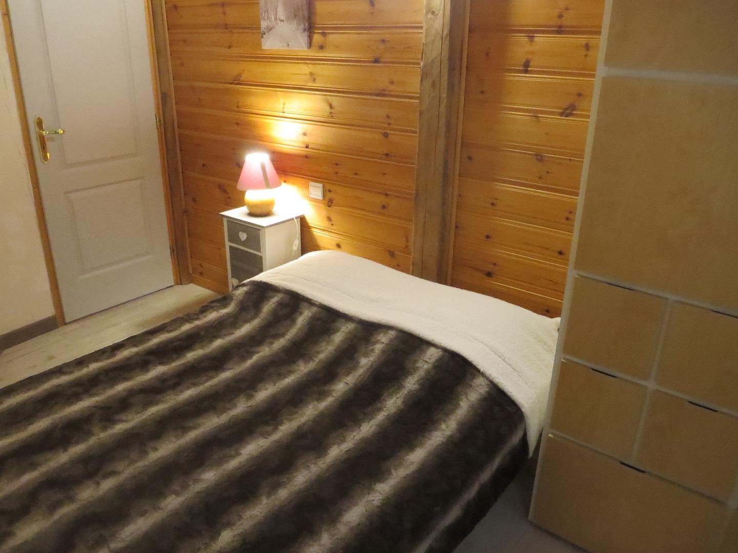 Chambre Aloïs, lit double.