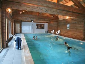 Piscine intérieure chauffée