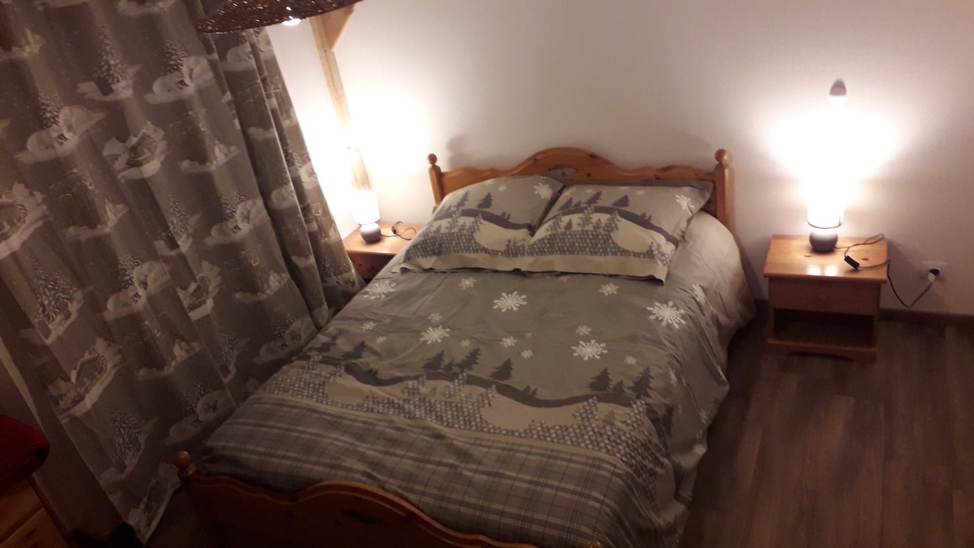 2ème chambre avec lit double.