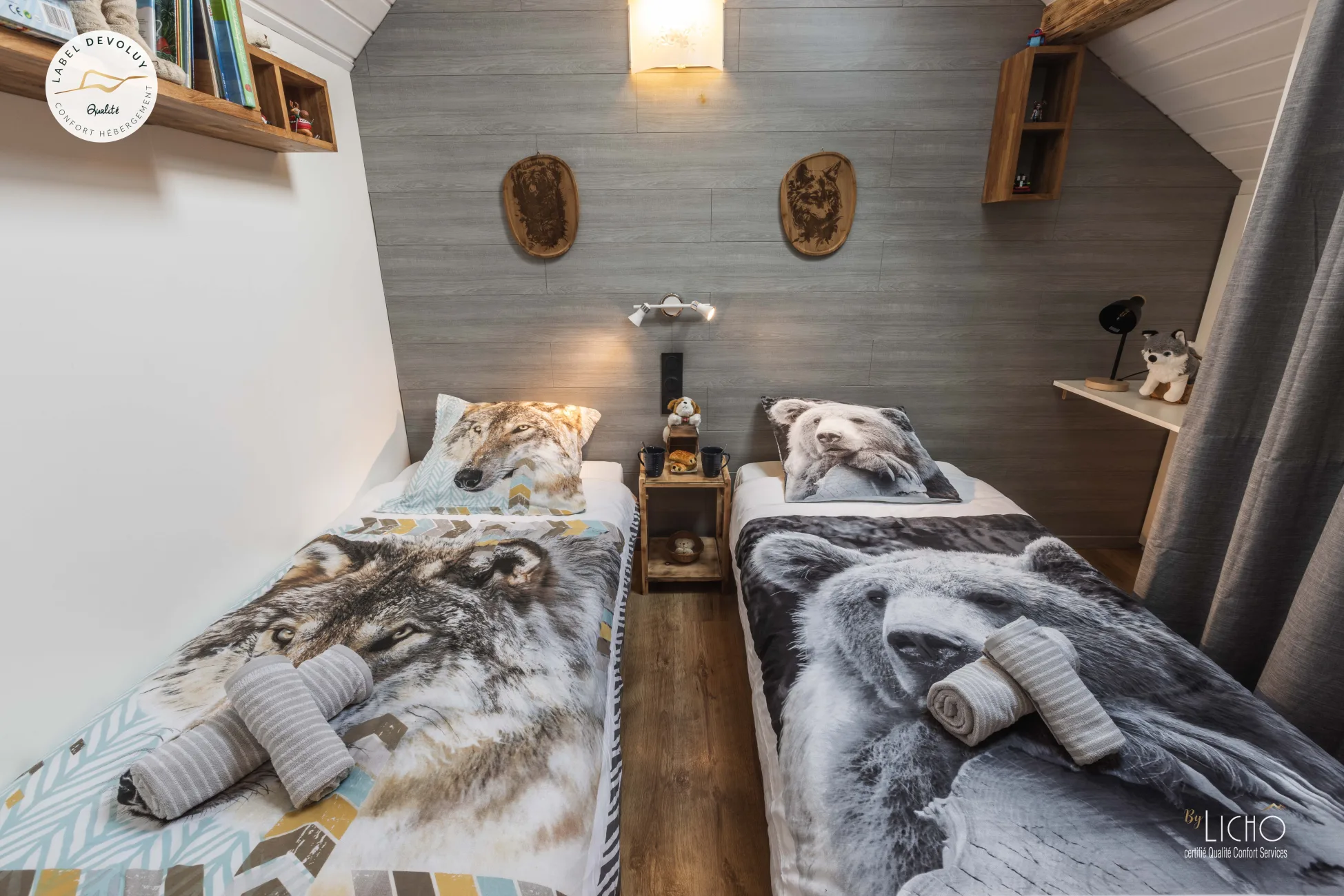 NIVEAU 2  CHAMBRE  3 D'ENFANTS AMBIANCE CABANE DE MONTAGNE AVEC 2 LITS DE 90 X 190 OU 1 LIT DE 180 X 190